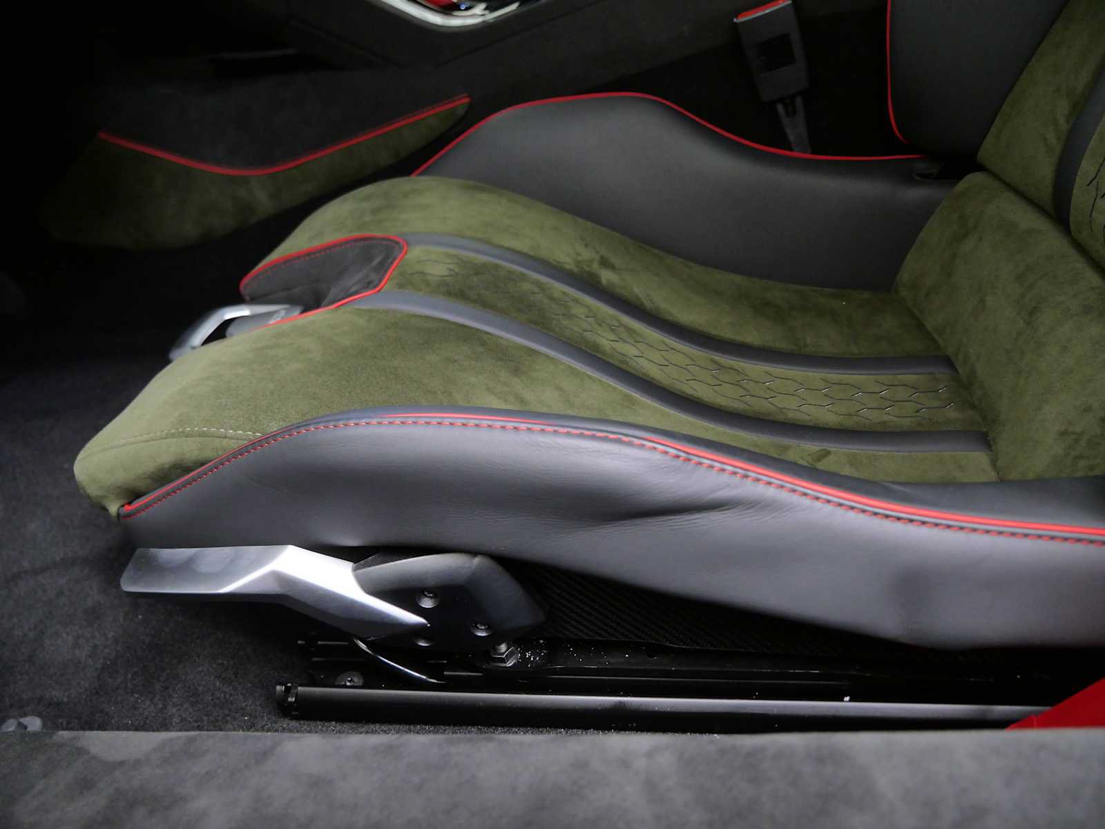 Used 2024 Lamborghini Huracan Sterrato AWD/4WD image 19