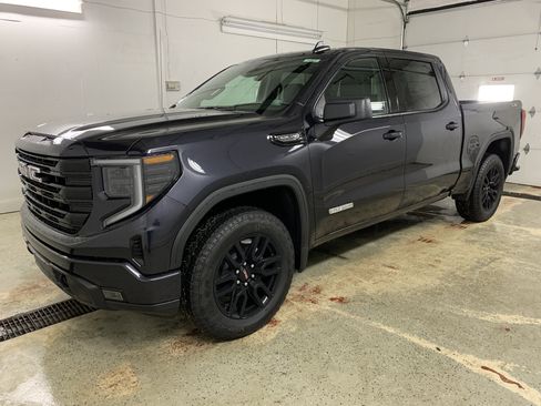 New 2026 GMC Sierra 1500 Elevation image 3