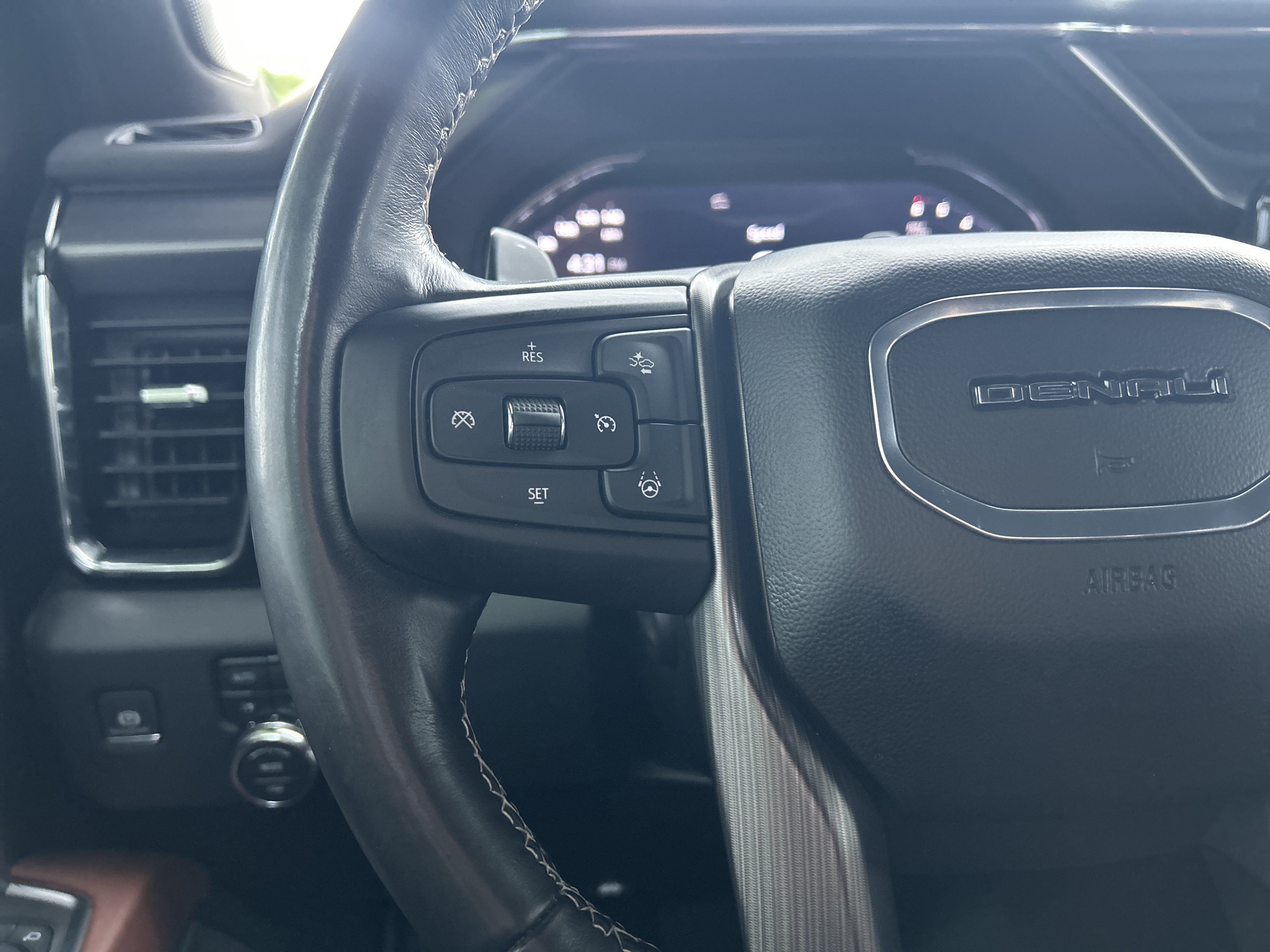 Used 2024 GMC Sierra 1500 Denali Ultimate AWD/4WD image 18