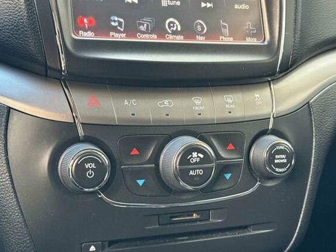 Used 2017 Dodge Journey Crossroad image 19