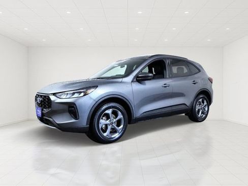 Certified 2025 Ford Escape ST-Line AWD/4WD image 2