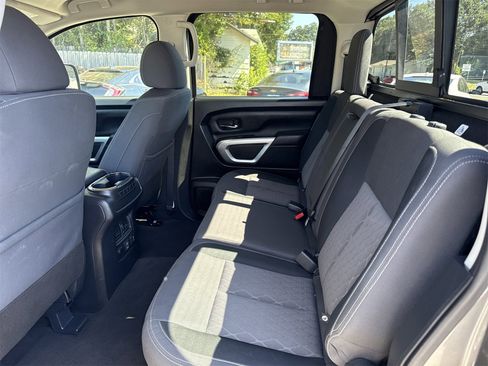 Used 2024 Nissan Titan SV w/ SV Convenience Package image 10