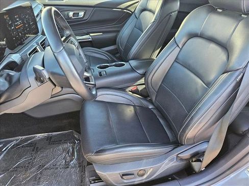 Used 2025 Ford Mustang Premium image 16