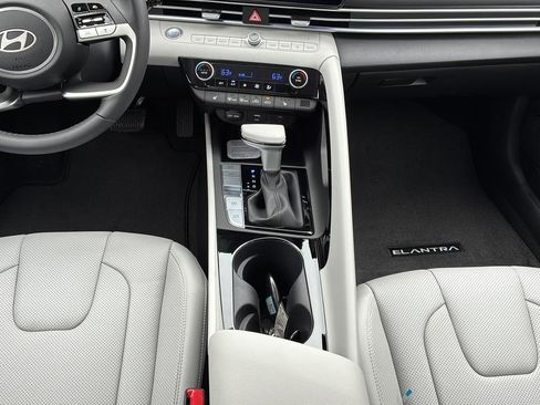 New 2026 Hyundai Elantra Limited FWD image 22