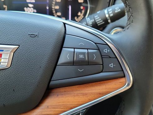 Used 2021 Cadillac XT5 Premium Luxury image 15