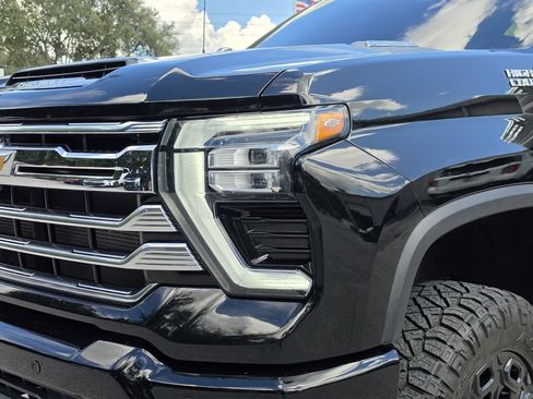 Used 2024 Chevrolet Silverado 3500 High Country w/ High Country Premium Package AWD/4WD image 7