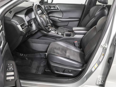 Used 2024 Mitsubishi Outlander AWD image 20