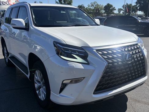 Used 2023 Lexus GX 460 Premium w/ Premium Package AWD/4WD image 2