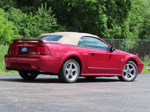 Used 2004 Ford Mustang GT RWD image 3