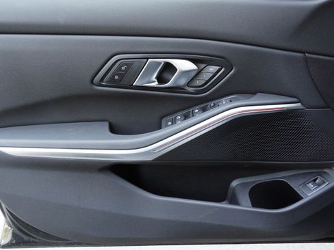 Used 2025 BMW 330i Sedan image 29