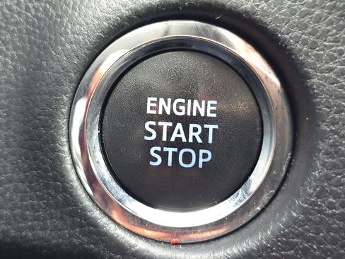 Used 2021 Toyota RAV4 XLE image 21