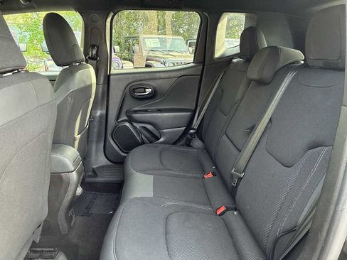 Certified 2022 Jeep Renegade Altitude w/ Convenience Group AWD/4WD image 24