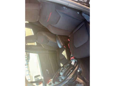 Used 2017 Jeep Renegade Trailhawk AWD/4WD image 10