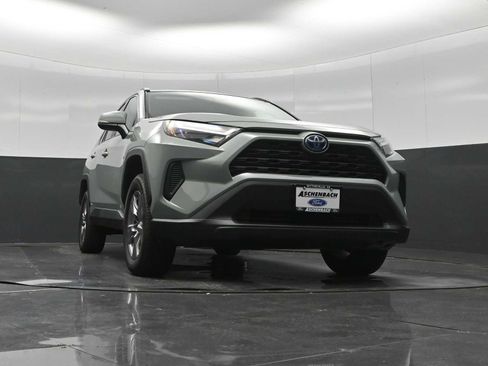 Used 2022 Toyota RAV4 XLE w/ XLE Grade Weather Package AWD/4WD image 51