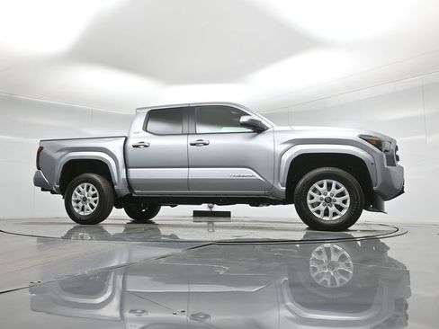Used 2024 Toyota Tacoma SR5 image 3