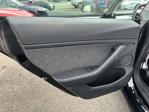 Used 2021 Tesla Model 3 Standard Range Plus image 15