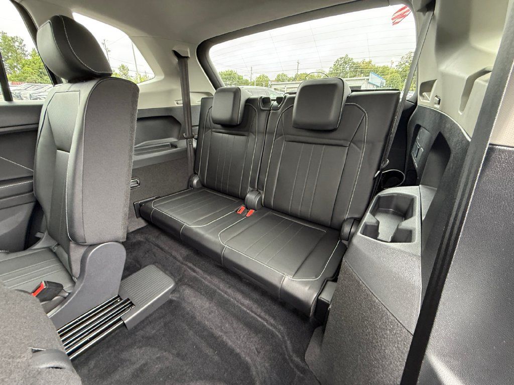 Used 2022 Volkswagen Tiguan SE FWD image 23