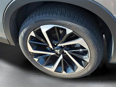 Used 2024 Mitsubishi Outlander AWD image 26