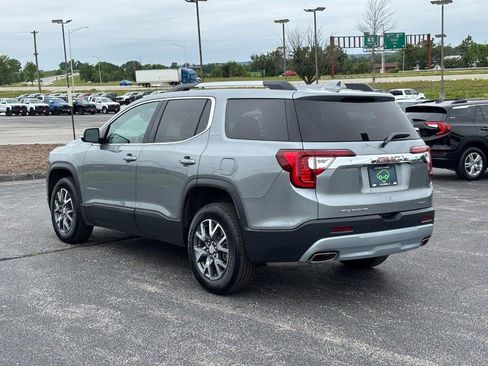 Certified 2023 GMC Acadia SLT w/ Technology Package AWD/4WD image 3