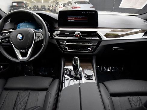 Used 2023 BMW 530i w/ Convenience Package image 20