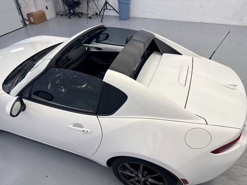 Used 2017 MAZDA MX-5 Miata RF Grand Touring RWD image 23
