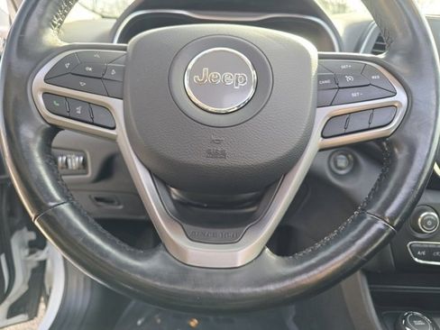 Used 2019 Jeep Cherokee Latitude Plus w/ Cold Weather Group image 35