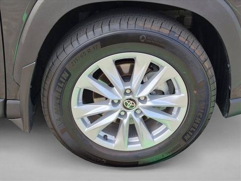 Certified 2026 Toyota Corolla Cross LE FWD image 22
