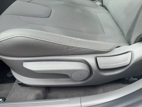 Used 2024 Hyundai Elantra SEL w/ Convenience Package FWD image 15