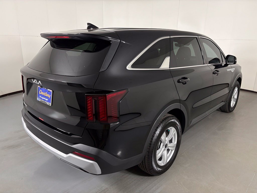 New 2026 Kia Sorento LX FWD image 8