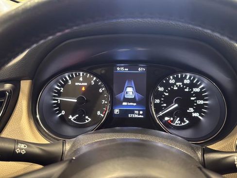 Used 2020 Nissan Rogue SL w/ Premium Package image 11