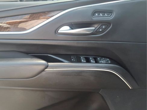 Used 2021 Cadillac Escalade Sport Platinum RWD image 18