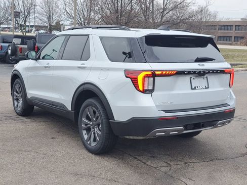 New 2026 Ford Explorer Active w/ Active Comfort Package image 6