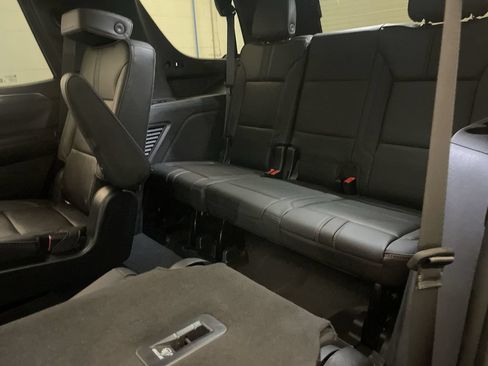 Used 2022 Chevrolet Tahoe RST w/ Luxury Package AWD/4WD image 31