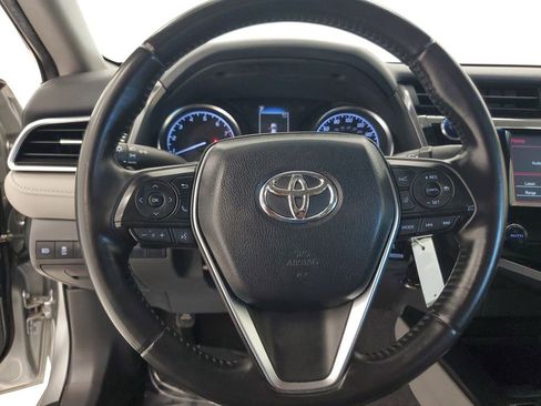Used 2018 Toyota Camry SE FWD image 14