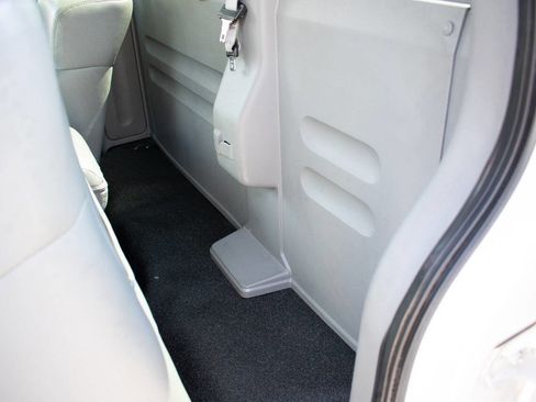 Used 2005 Ford F150 STX image 18