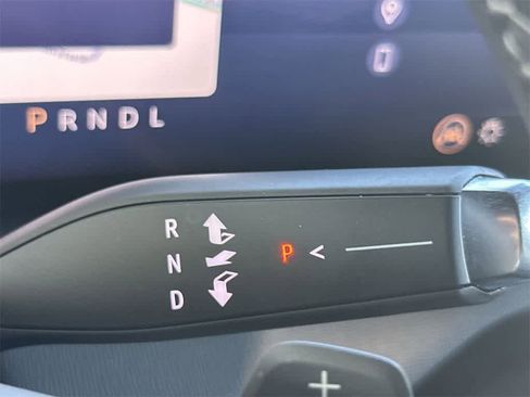 Used 2025 Buick Enclave Preferred image 21