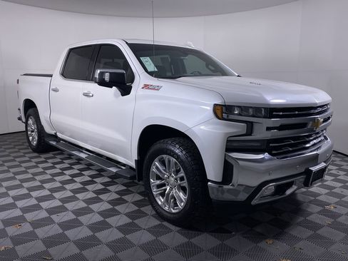 Certified 2019 Chevrolet Silverado 1500 LTZ w/ LTZ Premium Package AWD/4WD image 43