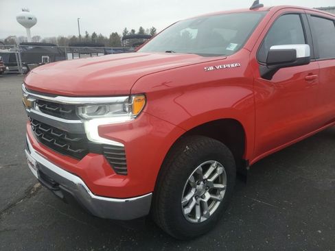 Used 2022 Chevrolet Silverado 1500 LT image 2
