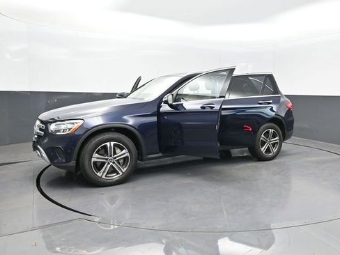 Used 2021 Mercedes-Benz GLC 300 w/ Premium Package image 29