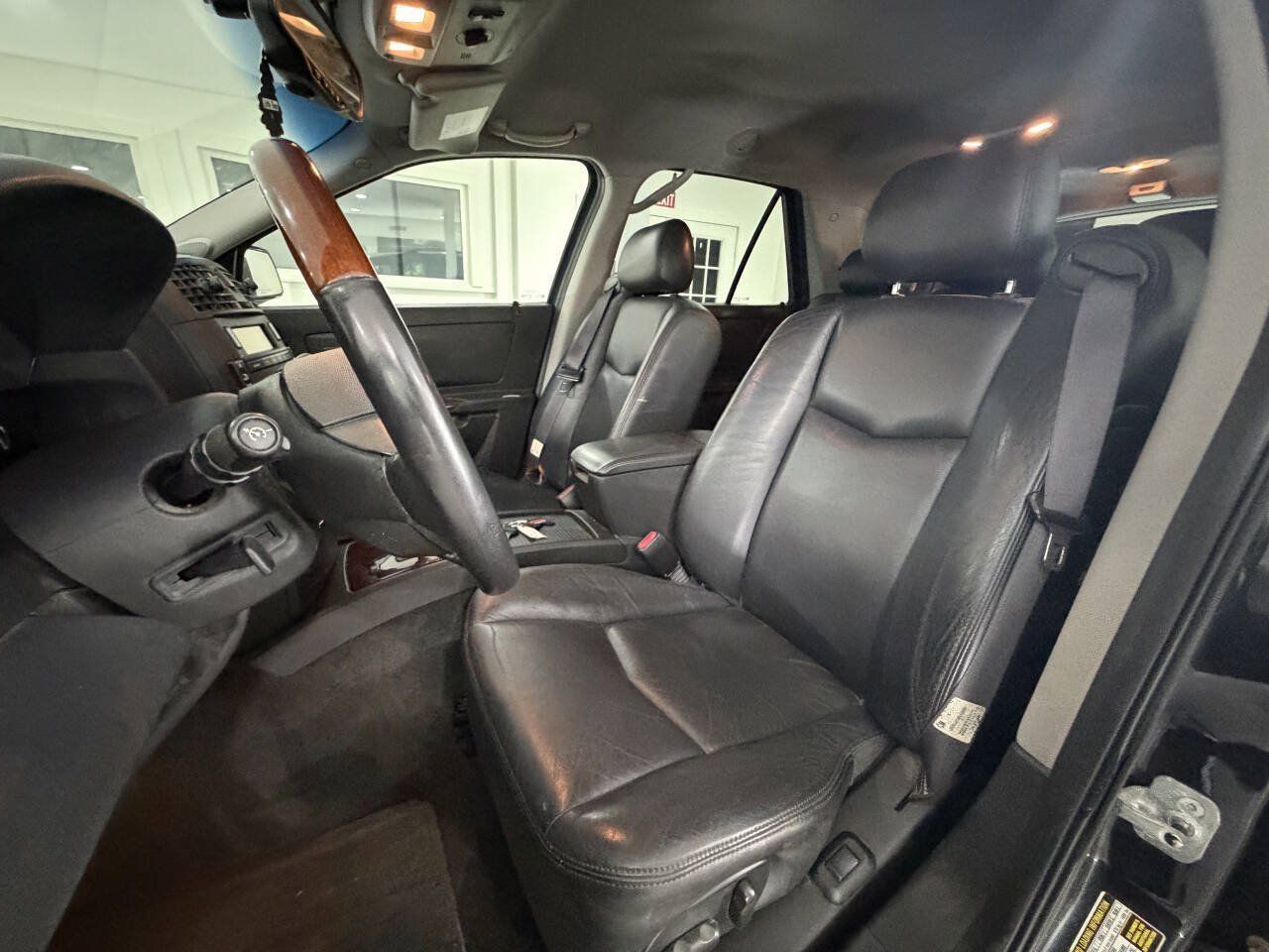 Used 2005 Cadillac SRX w/ Preferred Equipment Group AWD/4WD image 28
