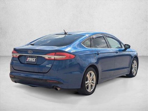 Used 2018 Ford Fusion SE w/ Fusion SE Technology Package image 5