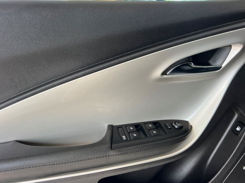 Used 2014 Chevrolet Volt Premium w/ Premium Trim Package FWD image 12