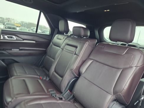 Used 2025 Ford Explorer Platinum image 36