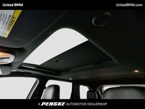 Used 2019 Jeep Grand Cherokee Altitude AWD/4WD image 12