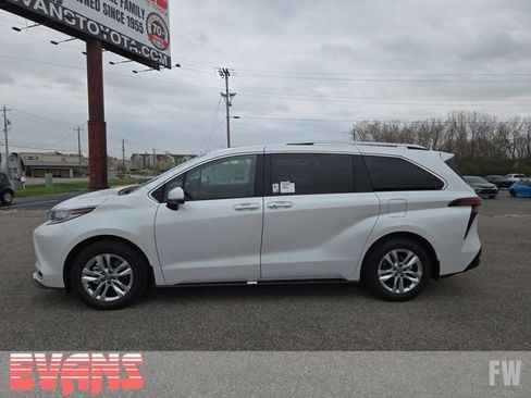New 2026 Toyota Sienna Limited image 30