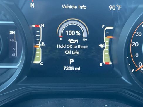 Used 2025 Jeep Wrangler Sport AWD/4WD image 15
