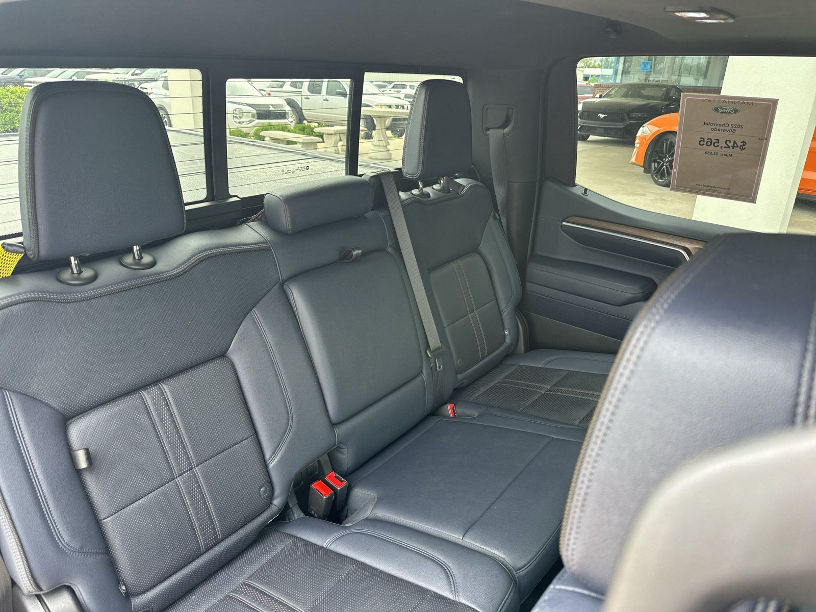 Used 2022 Chevrolet Silverado 1500 High Country w/ High Country Premium Package AWD/4WD image 40