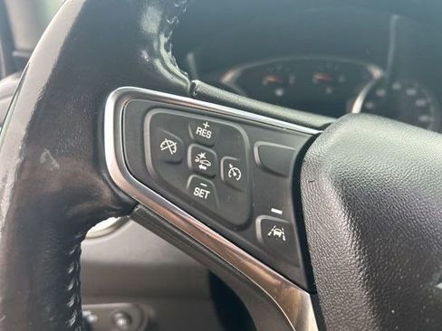 Used 2021 Chevrolet Equinox LT image 17