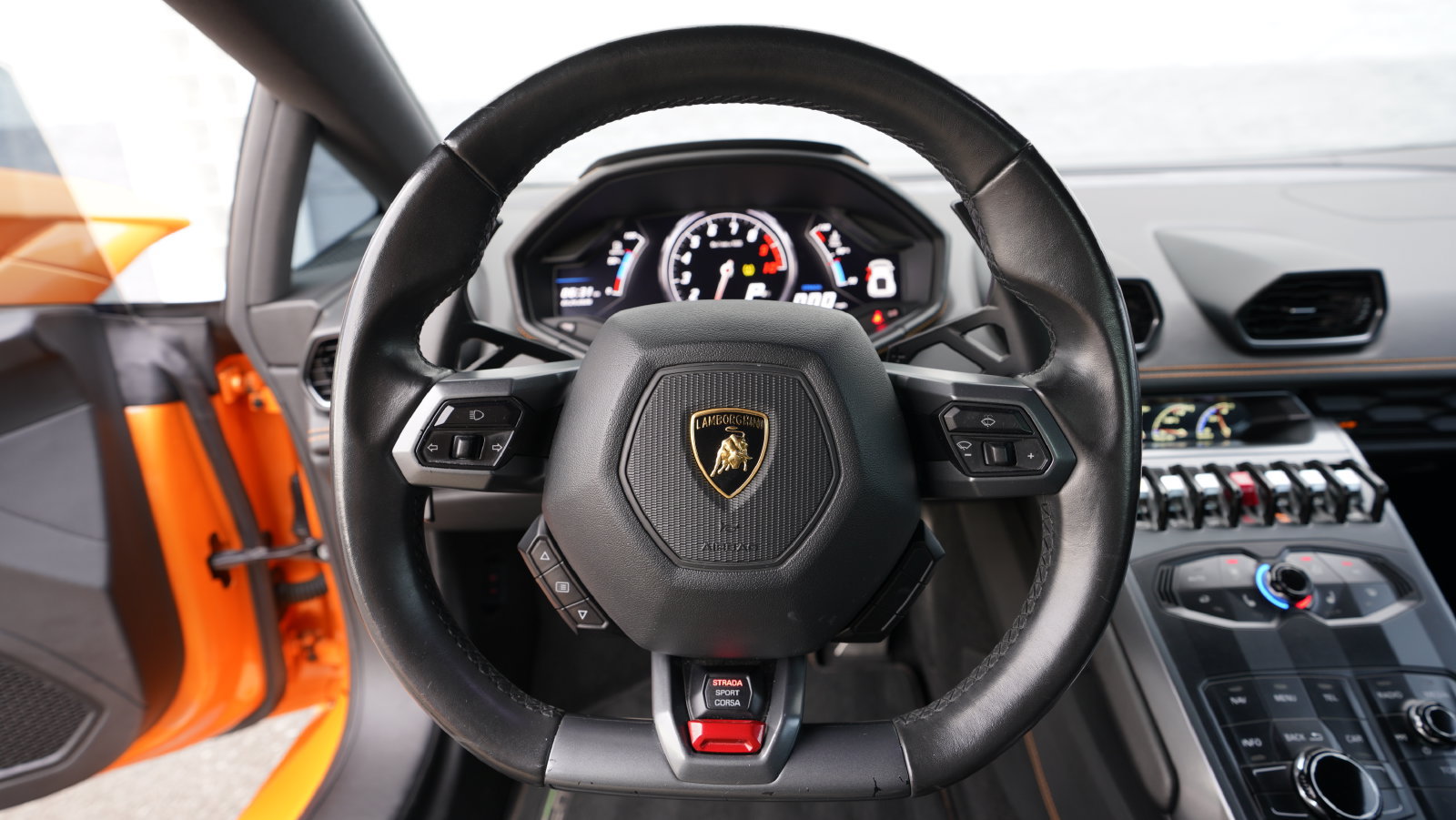 Used 2015 Lamborghini Huracan LP 610-4 AWD/4WD image 33
