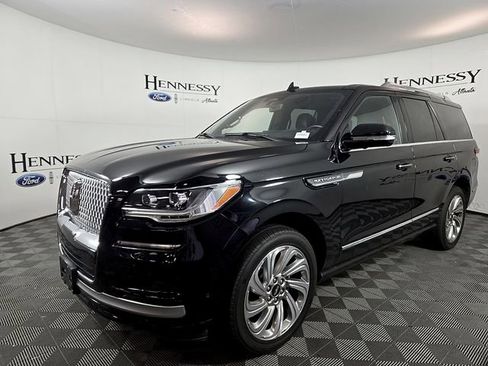 Certified 2024 Lincoln Navigator Reserve AWD/4WD image 1